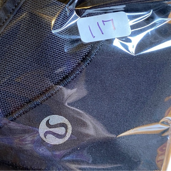 Lululemon Black Hotty Hot Shorts Women’s Size 4 - Picture 8 of 10